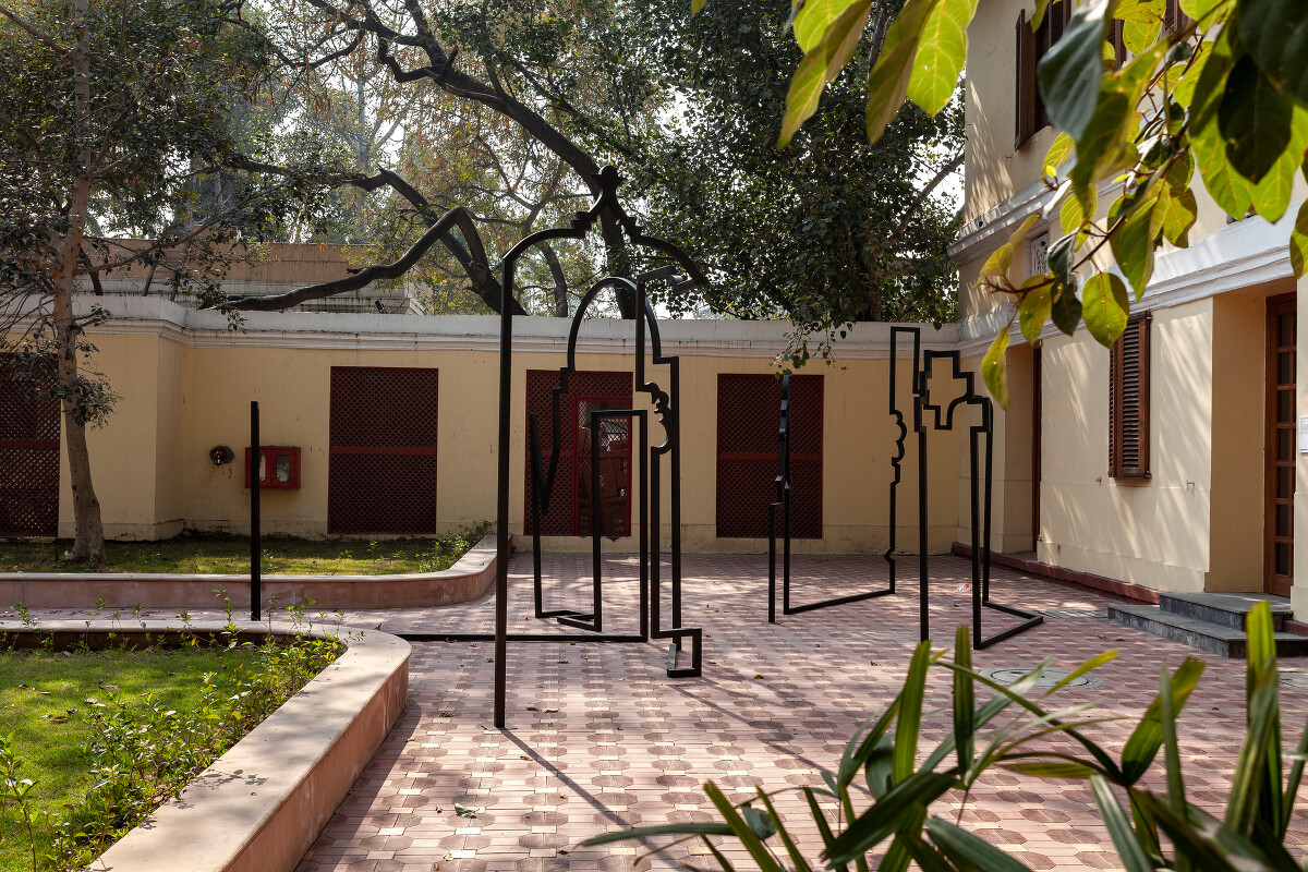 Continuous Coexistences